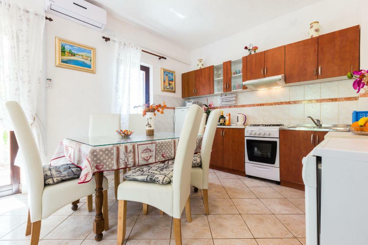 Holiday Home Flora زادار المظهر الخارجي الصورة