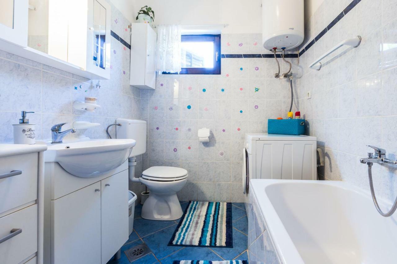 Holiday Home Flora زادار المظهر الخارجي الصورة