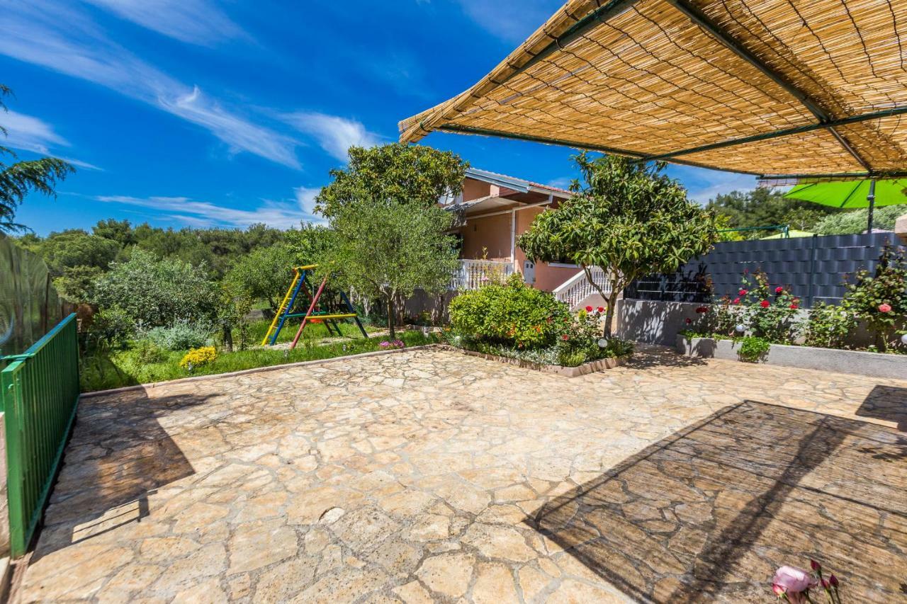 Holiday Home Flora زادار المظهر الخارجي الصورة